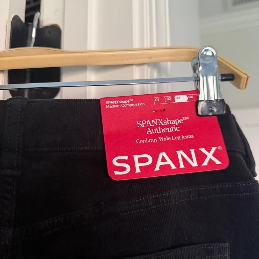 NWT SPANXshape Spanx Authentic 360 Corduroy Wide Leg Jeans Classic Black New‎